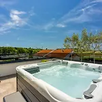 Apartmán Modern Ana With Jacuzzi And Pool