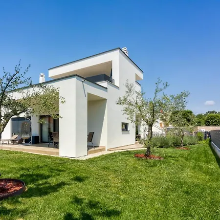 Modern Ana With Jacuzzi And Pool Apartman Porec