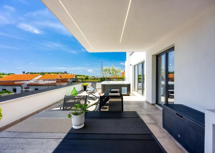 Modern Ana With Jacuzzi And Pool