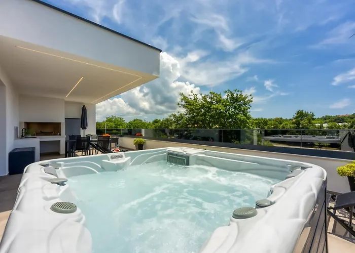 Modern Ana With Jacuzzi And Pool * Porec