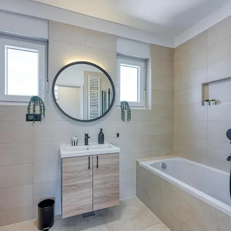 Modern App Ana With Jacuzzi And Balcony Apartment Porec