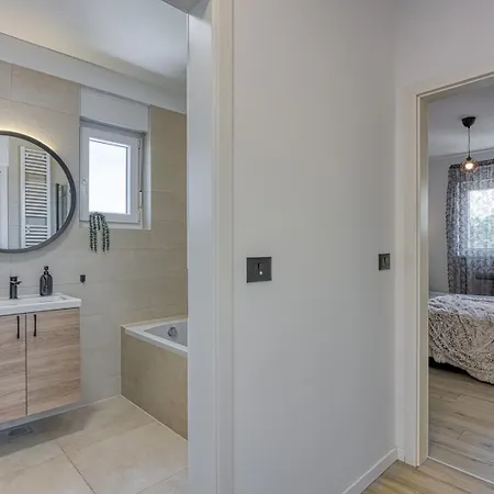 Apartment Modern App Ana With Jacuzzi And Balcony Porec
