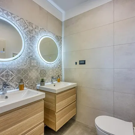 Modern App Ana With Jacuzzi And Balcony *