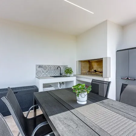 Modern App Ana With Jacuzzi And Balcony Apartment *