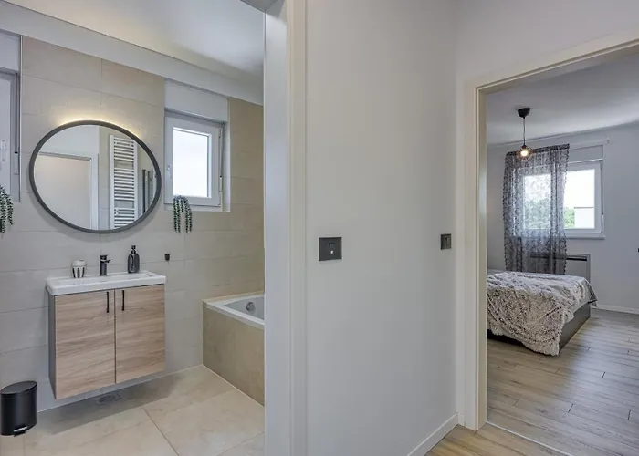 Lejlighed Modern Ana With Jacuzzi And Pool Poreč