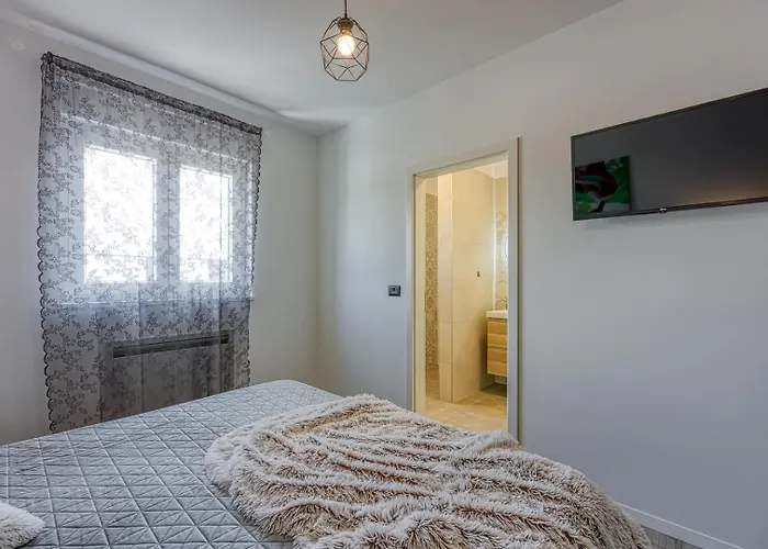 Διαμέρισμα Modern Ana With Jacuzzi And Pool Πόρετς